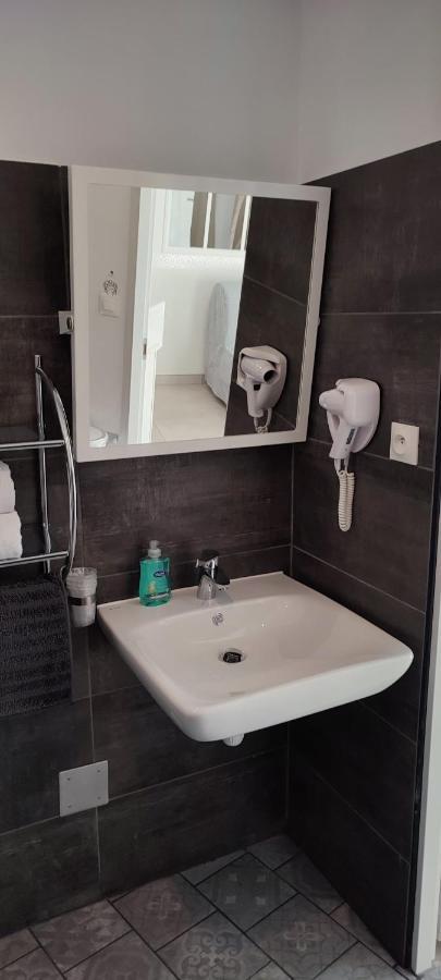 Mauguio Center Hotel エクステリア 写真